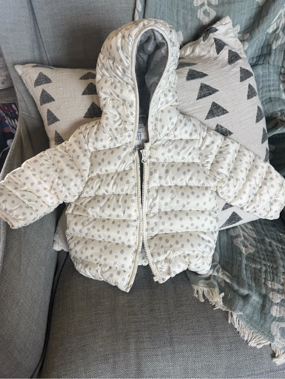 GAP Cream Puffer Jacket with Gray Polka Dots and Hood Size 12-18 months